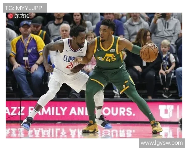 2016年爵士队与湖人队激战回顾：经典对决与球星表现分析